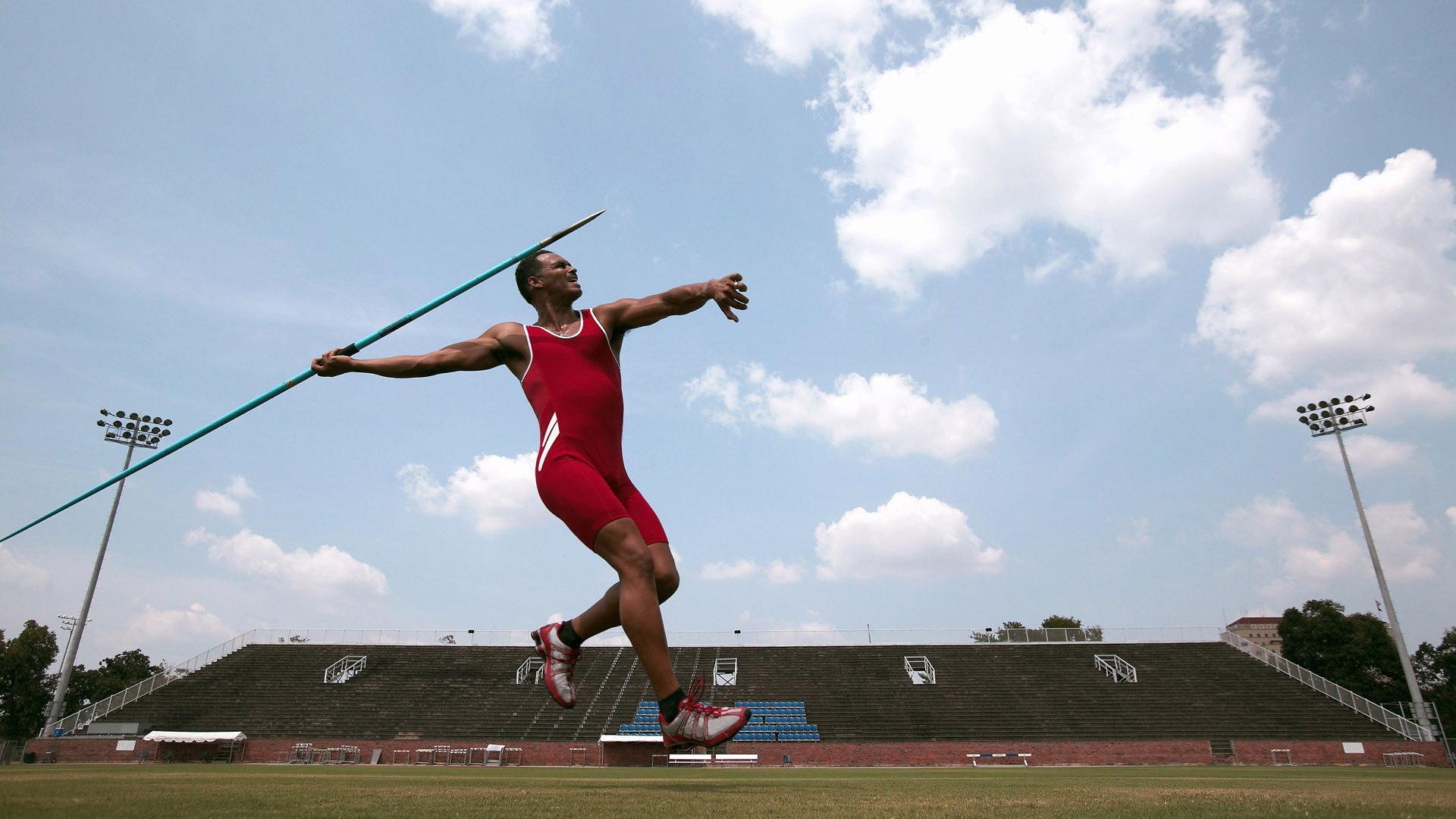 中澳接力对决全程紧咬 成为焦点,中澳对立