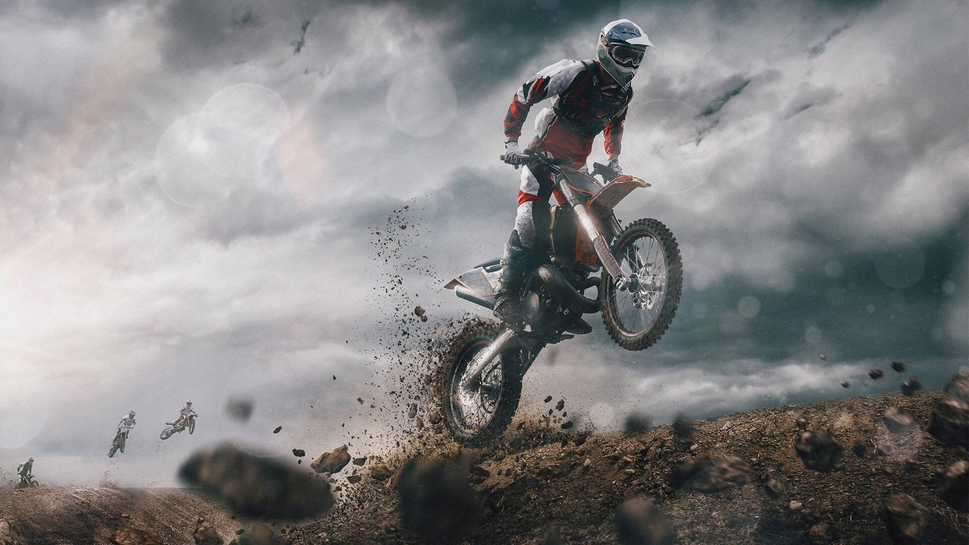 麦金托什女子800米自由泳赛场再创佳绩，加拿大游泳运动员麦金托什